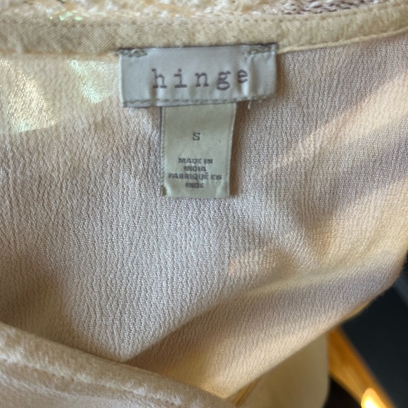 Hinge Cream Short Sleeve V-Neck Top - Picture 3 of 6